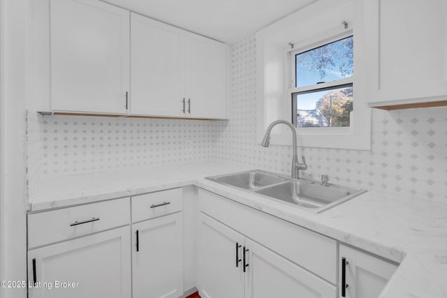 120 E Ashland Ave, Louisville, KY 40214