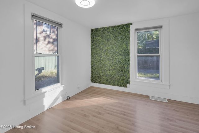 120 E Ashland Ave, Louisville, KY 40214