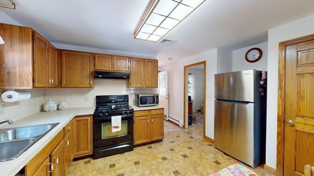 154 Thacher St, Attleboro, MA 02703