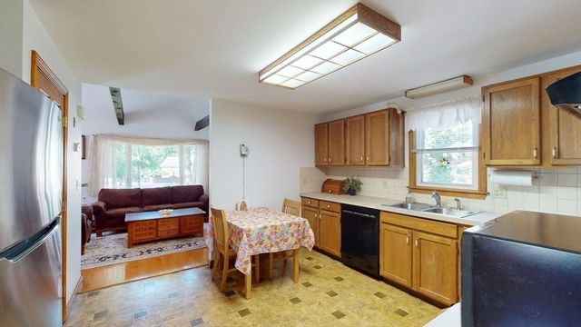 154 Thacher St, Attleboro, MA 02703
