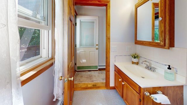 154 Thacher St, Attleboro, MA 02703