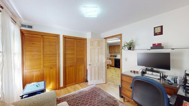 154 Thacher St, Attleboro, MA 02703