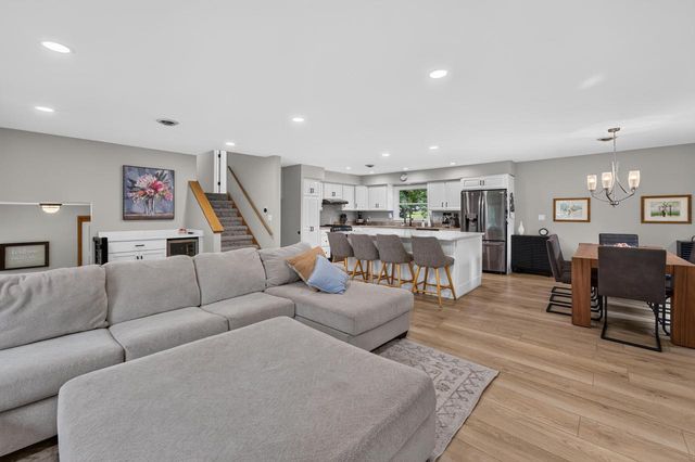 12725 Cardinal Crest DRIVE, Brookfield, WI 53005