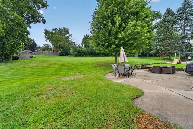 12725 Cardinal Crest DRIVE, Brookfield, WI 53005