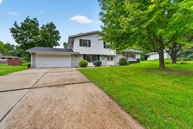 12725 Cardinal Crest DRIVE, Brookfield, WI 53005