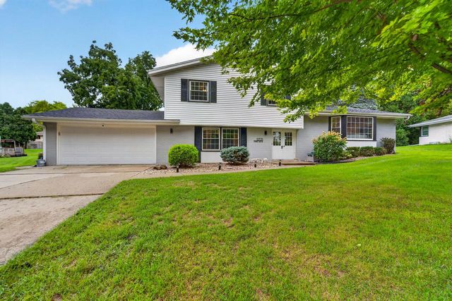 12725 Cardinal Crest DRIVE, Brookfield, WI 53005