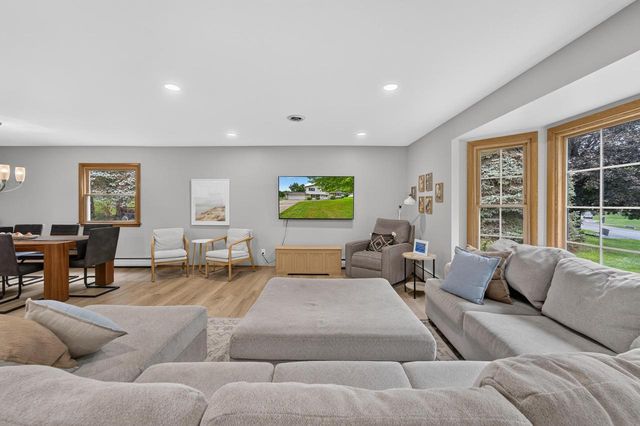 12725 Cardinal Crest DRIVE, Brookfield, WI 53005
