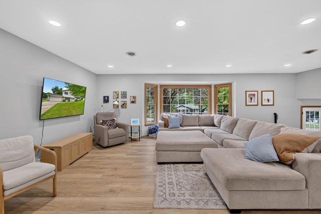 12725 Cardinal Crest DRIVE, Brookfield, WI 53005