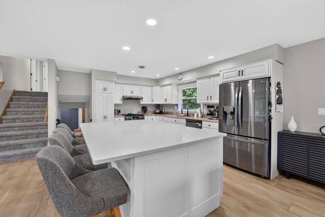 12725 Cardinal Crest DRIVE, Brookfield, WI 53005