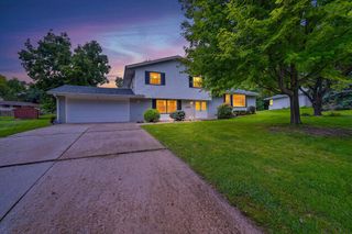 12725 Cardinal Crest DRIVE, Brookfield, WI 53005