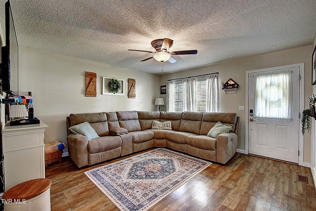213 Grandview Street, Mount Carmel, TN 37645