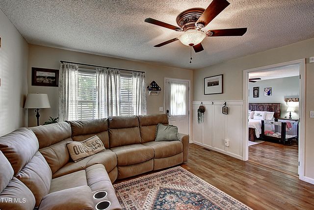 213 Grandview Street, Mount Carmel, TN 37645