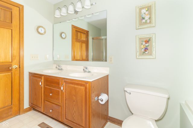 6703 W Suncloud Drive, New Palestine, IN 46163