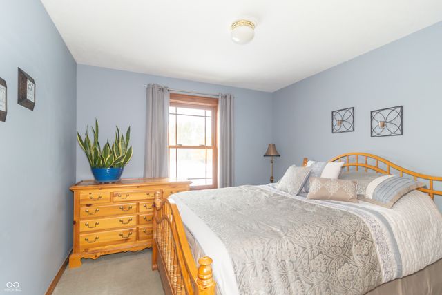 6703 W Suncloud Drive, New Palestine, IN 46163