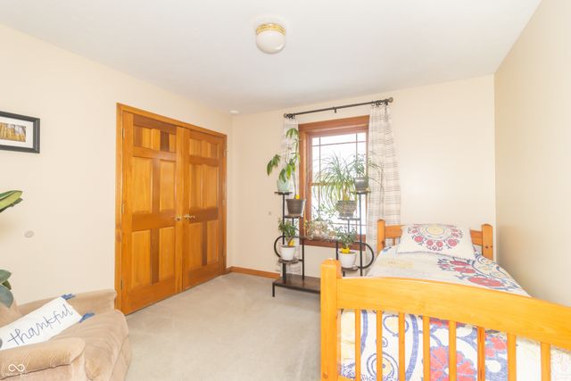 6703 W Suncloud Drive, New Palestine, IN 46163