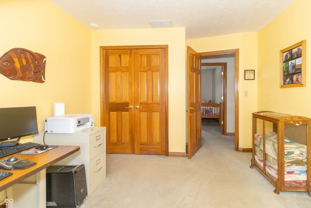 6703 W Suncloud Drive, New Palestine, IN 46163