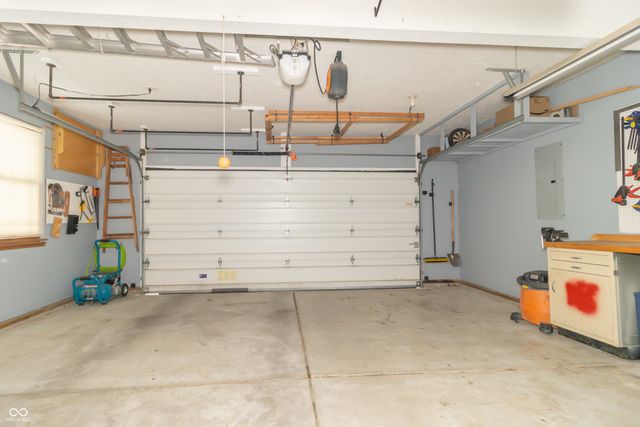 6703 W Suncloud Drive, New Palestine, IN 46163