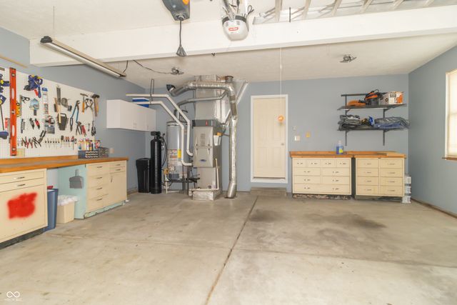 6703 W Suncloud Drive, New Palestine, IN 46163