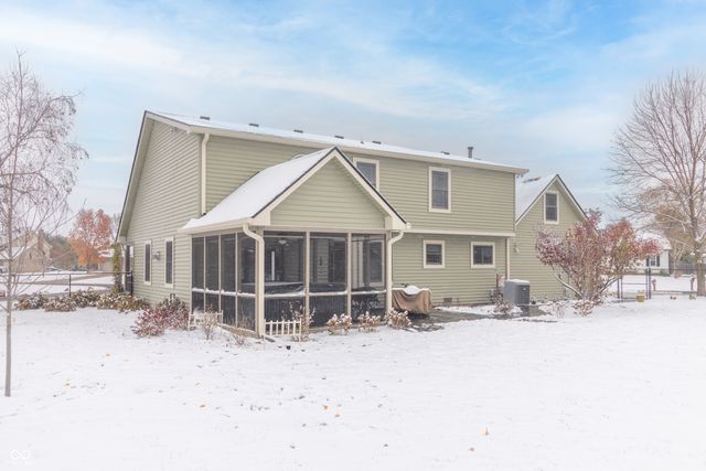 6703 W Suncloud Drive, New Palestine, IN 46163
