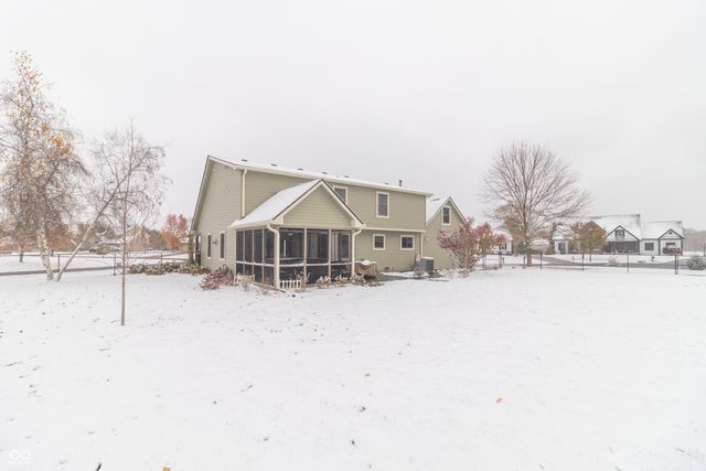 6703 W Suncloud Drive, New Palestine, IN 46163