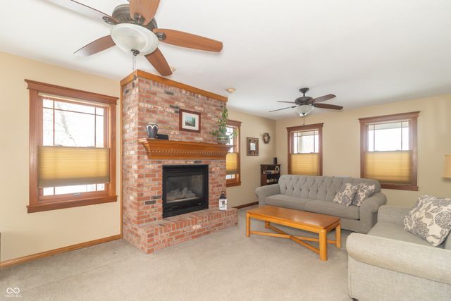 6703 W Suncloud Drive, New Palestine, IN 46163