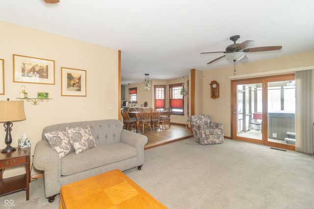 6703 W Suncloud Drive, New Palestine, IN 46163