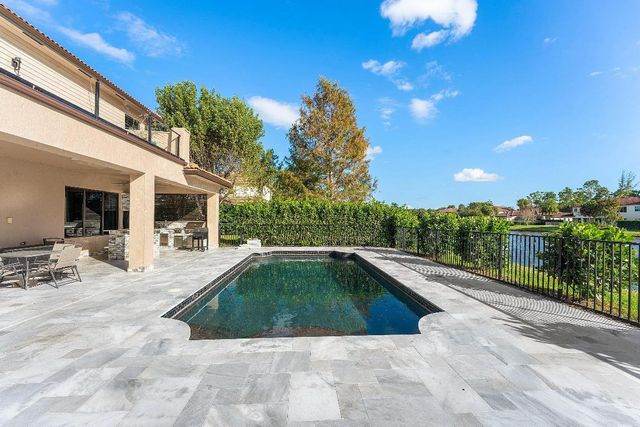 8060 Woodslanding Trail, West Palm Beach, FL 33411