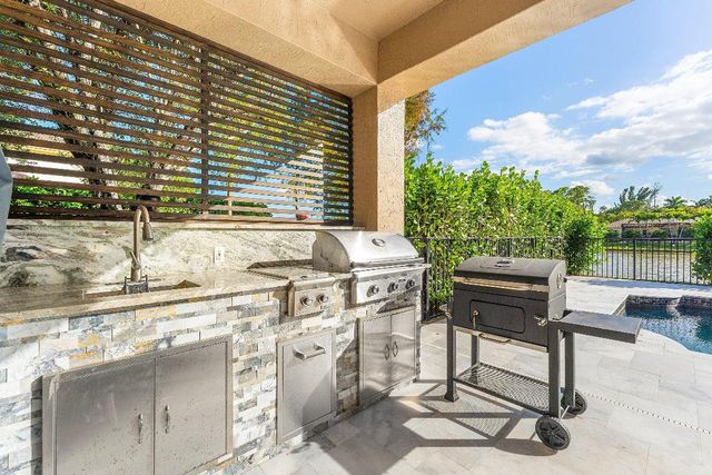 8060 Woodslanding Trail, West Palm Beach, FL 33411