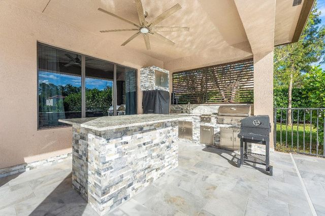 8060 Woodslanding Trail, West Palm Beach, FL 33411