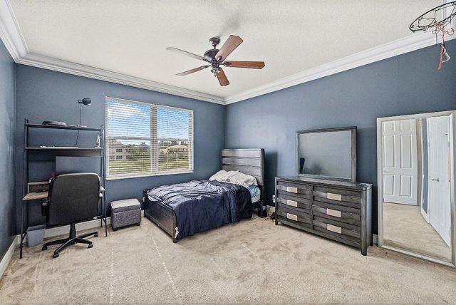 8060 Woodslanding Trail, West Palm Beach, FL 33411