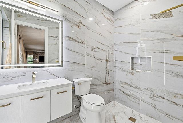 8060 Woodslanding Trail, West Palm Beach, FL 33411