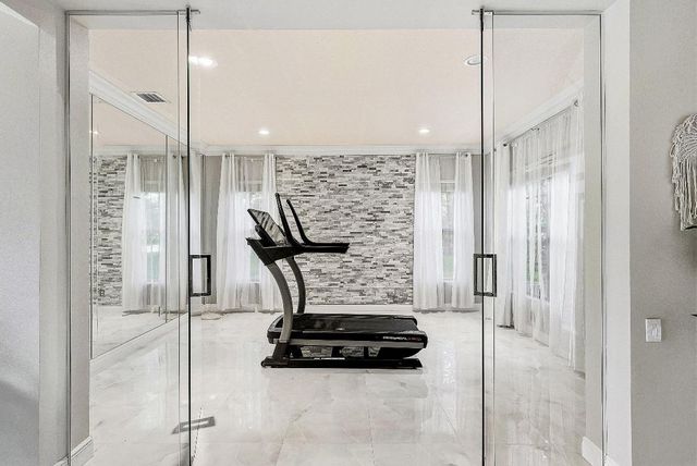 8060 Woodslanding Trail, West Palm Beach, FL 33411