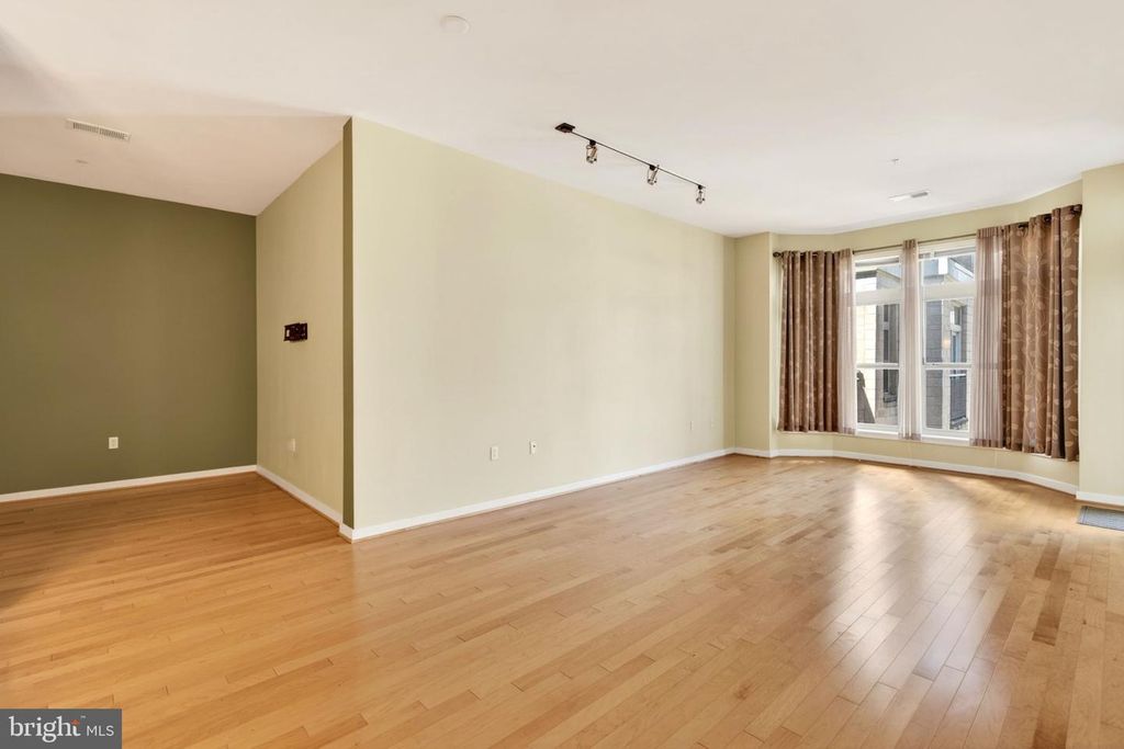 Image 11 of property listing at 1209 N CHARLES ST #306, Baltimore, MD 21201