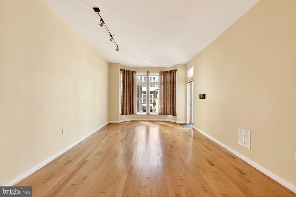 Image 12 of property listing at 1209 N CHARLES ST #306, Baltimore, MD 21201