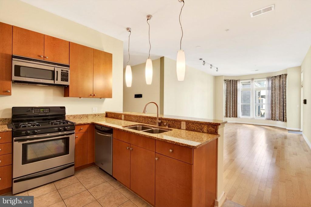 Image 5 of property listing at 1209 N CHARLES ST #306, Baltimore, MD 21201