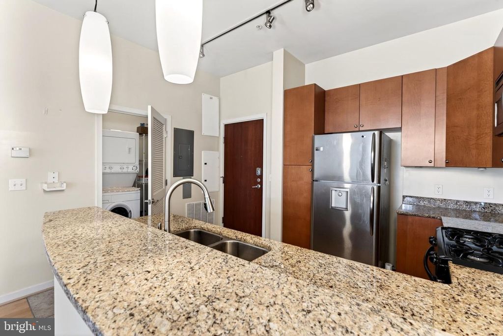 Image 6 of property listing at 1209 N CHARLES ST #306, Baltimore, MD 21201