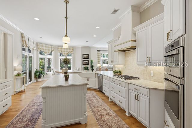 27 Cotesworth Pl, Hilton Head Island, SC 29926