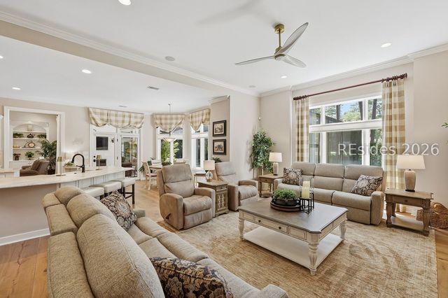 27 Cotesworth Pl, Hilton Head Island, SC 29926