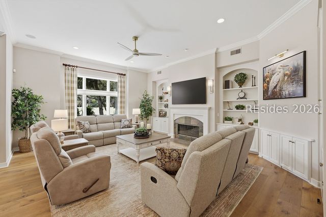 27 Cotesworth Pl, Hilton Head Island, SC 29926