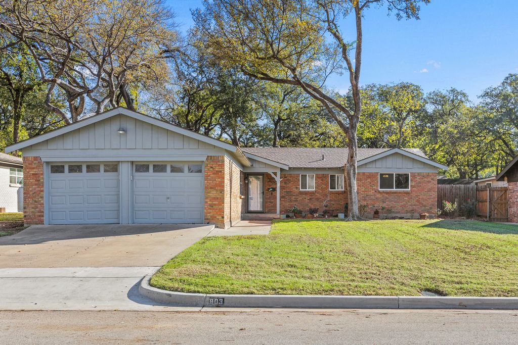 803 Clebud Drive, Euless, TX 76040