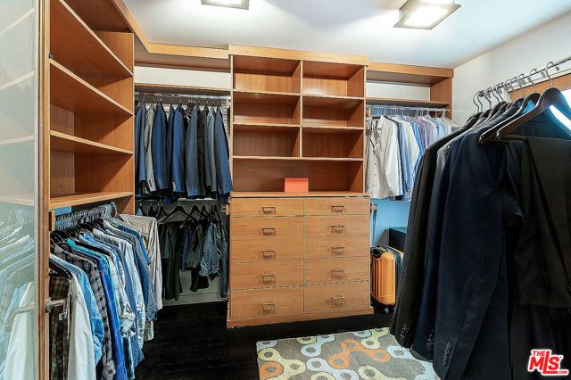 8405 Edwin Drive, Los Angeles, CA 90046