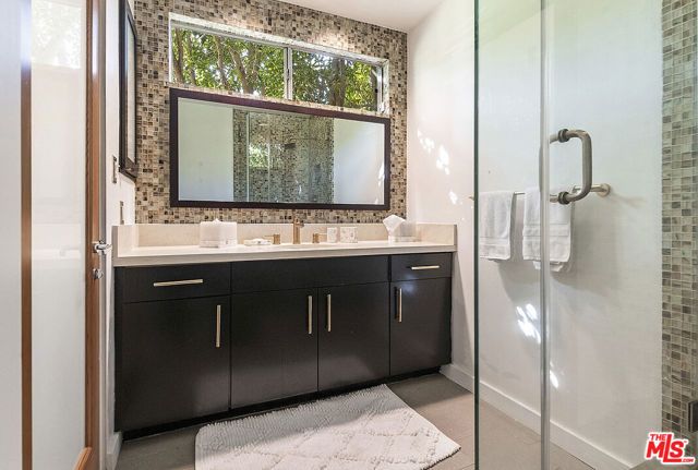8405 Edwin Drive, Los Angeles, CA 90046