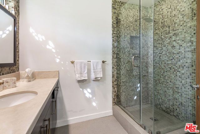 8405 Edwin Drive, Los Angeles, CA 90046