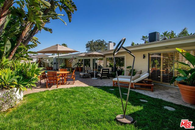 8405 Edwin Drive, Los Angeles, CA 90046