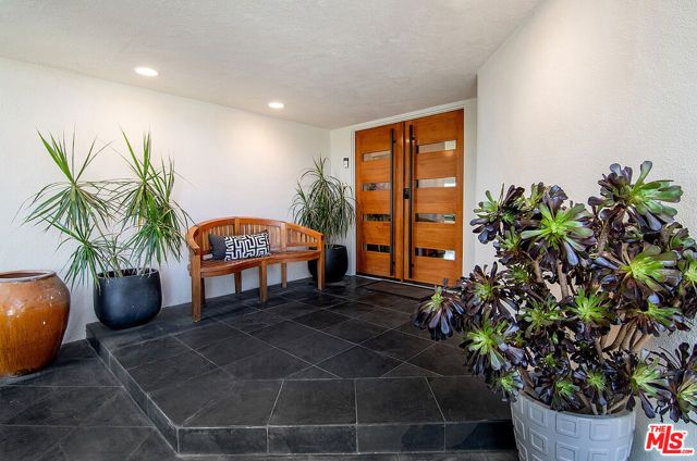 8405 Edwin Drive, Los Angeles, CA 90046