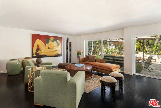 8405 Edwin Drive, Los Angeles, CA 90046