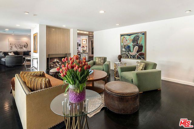 8405 Edwin Drive, Los Angeles, CA 90046