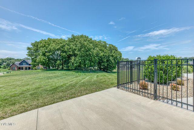 1385 Chadsworth Lane, Johnson City, TN 37601