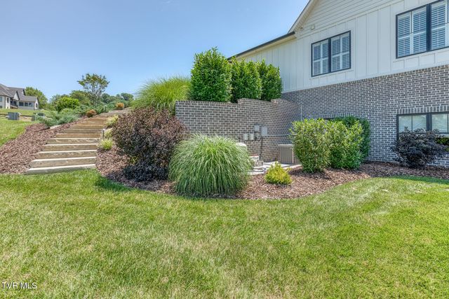 1385 Chadsworth Lane, Johnson City, TN 37601