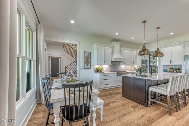 1385 Chadsworth Lane, Johnson City, TN 37601